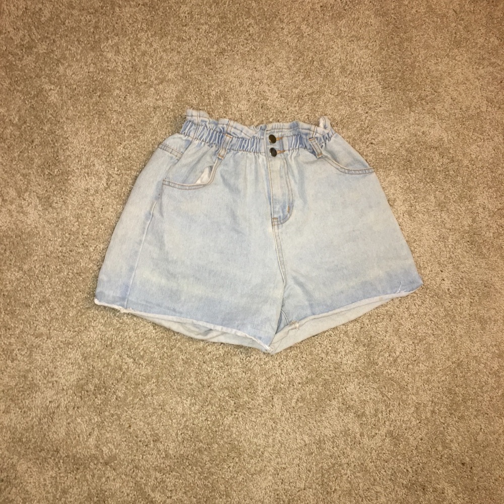 Size Small light wash denim shorts
